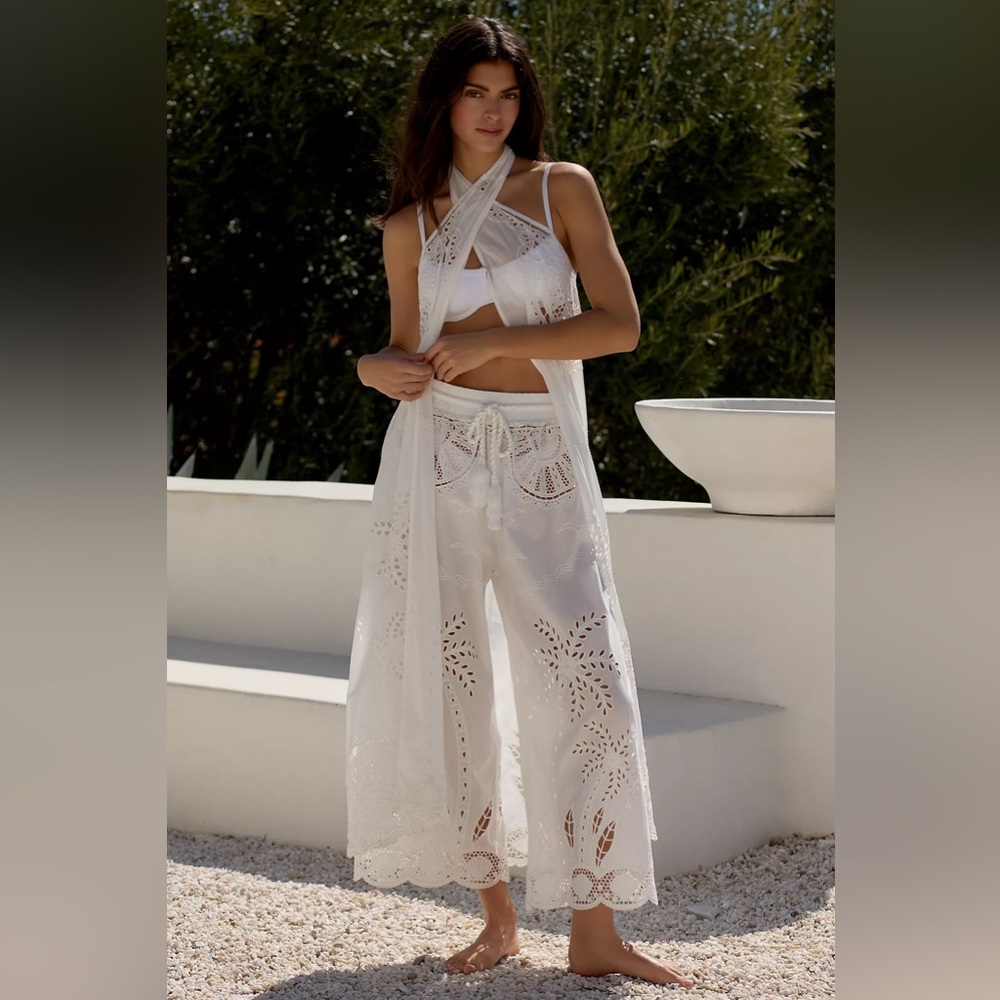 FARM RIO PALM TREES HALTER EYELET TOP Style No.  4142880890138 PALM TREES Size S